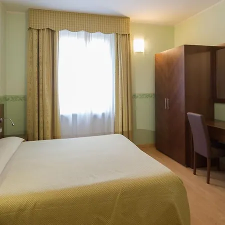 Terminus & Plaza Hotel Piza