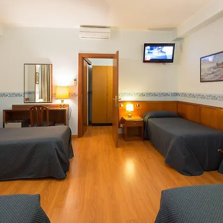 Terminus & Plaza 3* Piza