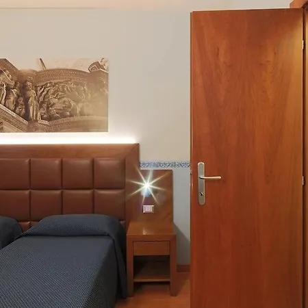 Terminus & Plaza 3* Piza