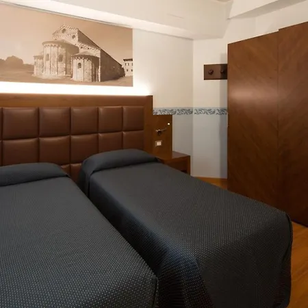 Terminus & Plaza 3* Pise